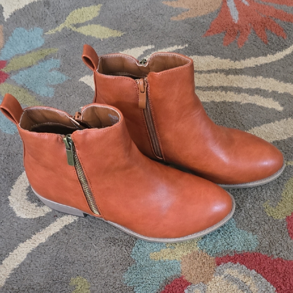 Vepose Tan Ankle Boots with Zipper